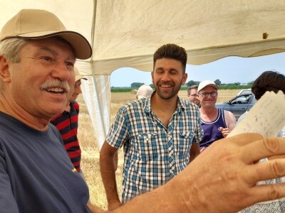 Vršidba i vaganje pokusa BC pšenica u Tomašancima