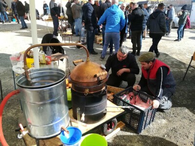 Vrućijada, selo Radanovci kod Kosjerića, Zapadna Srbija Vrućijada, selo Radanovci kod Kosjerića, Zapadna Srbija