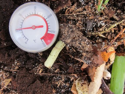 Vrućim kompostiranjem brzo do kvalitetnog supstrata i zimi Vrućim kompostiranjem brzo do kvalitetnog supstrata i zimi