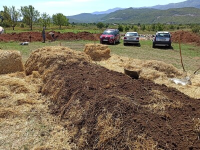 Vrućim kompostiranjem brzo do kvalitetnog supstrata i zimi Vrućim kompostiranjem brzo do kvalitetnog supstrata i zimi