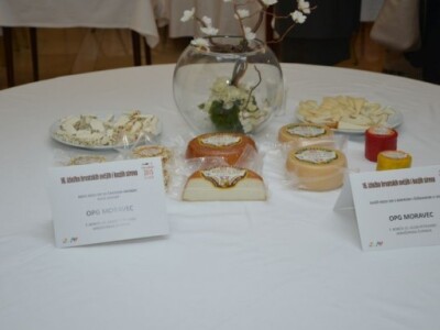 Pobjednički svježi kozji sir s paprom i češnjakom u vosku, proizvođača OPG Moravec iz Nove Vesi Petrijanečke