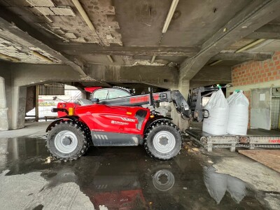 Euromarkt - viličari i utovarivači u Petrokemiji