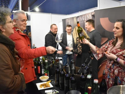 WineOS 2023.