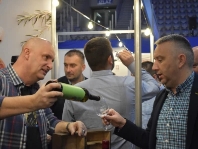 WineOS 2023.