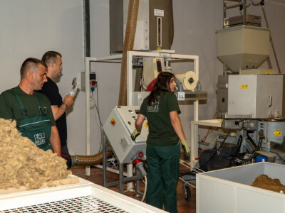 Woolee organsko dušično gnojivo i repelent za puževe