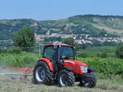 Traktor McCormick X4