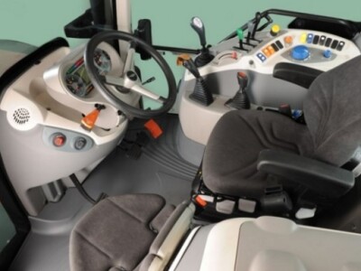 Traktor McCormick X6