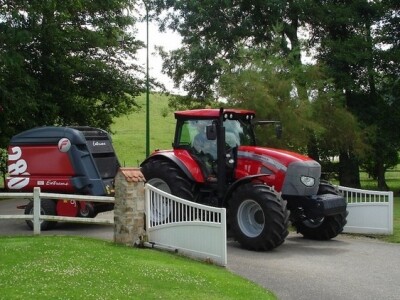 Traktor McCormick XTX