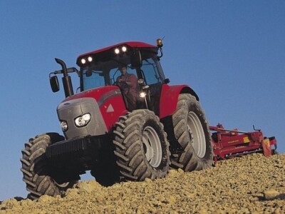 Traktor McCormick XTX