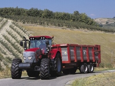Traktor McCormick XTX