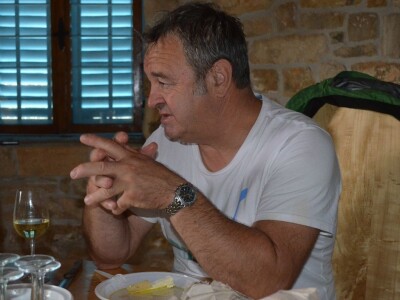 Za i protiv: Treba li naplaćivati maslinovo ulje u restoranima? Za i protiv: Treba li naplaćivati maslinovo ulje u restoranima?