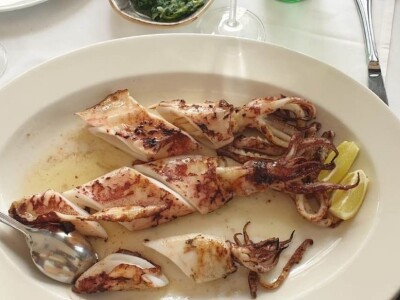 Za i protiv: Treba li naplaćivati maslinovo ulje u restoranima? Za i protiv: Treba li naplaćivati maslinovo ulje u restoranima?