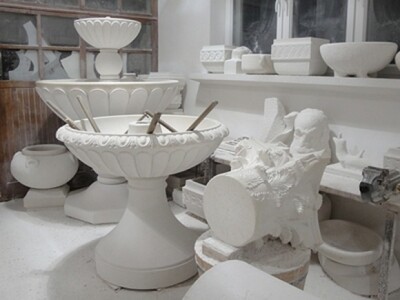 Za vrijeme predaha alati miruju u radionici Klesarske škole Za vrijeme predaha alati miruju u radionici Klesarske škole