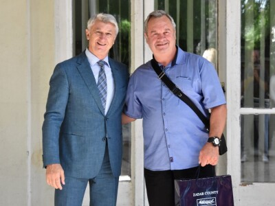 Zadarski župan Longin okupio i darivao uspješne vinare, sirare i maslinare Zadarski župan Longin okupio i darivao uspješne vinare, sirare i maslinare