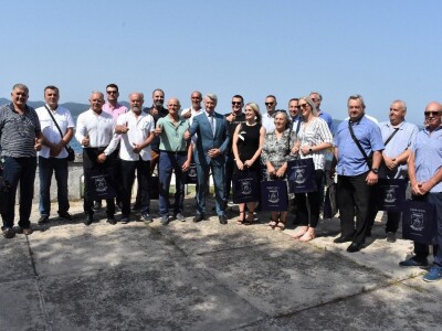 Zadarski župan Longin okupio i darivao uspješne vinare, sirare i maslinare Zadarski župan Longin okupio i darivao uspješne vinare, sirare i maslinare