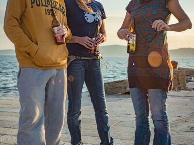 Zadružno pivo: Svi bi Plavušu i neposlušnu iz Brloga!