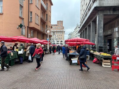 Zagrebačka tržnica Dolac ide u sanaciju, prodavači razočarani novim pozicijama