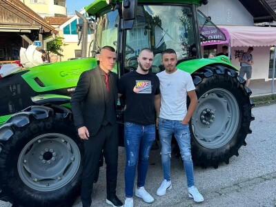 "Zalizan i namirisan" u traktoru od 100.000 KM stigao na maturu: Ko je Muris Fuško? "Zalizan i namirisan" u traktoru od 100.000 KM stigao na maturu: Ko je Muris Fuško?