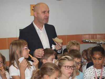 Započela akcija "Danas jedemo vina"