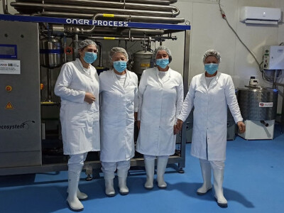 Zarica parira svjetskim sirevima: U Brčkom sedmično proizvedu 10.000 komada Zarica parira svjetskim sirevima: U Brčkom sedmično proizvedu 10.000 komada