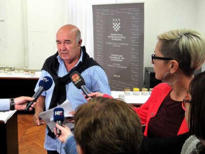 ZAVRŠENO OCJENJIVANJE 23. SORTNIH VRSTA MEDA U HGK ŽK OSIJEK!