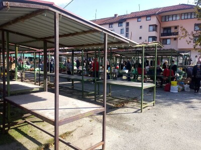 Zelena pijaca u Gornjem Vakufu- Uskoplju izuzetno slabo posjećena