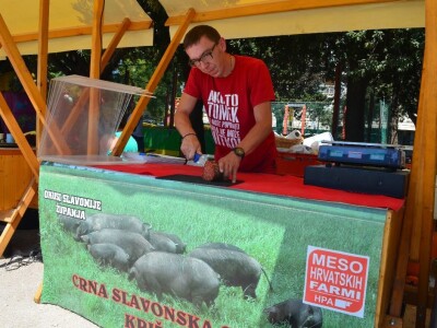 ZELENO I PLAVO NA ZADARSKOJ RIVI - Sajam proizvoda Udruge branitelja proizvođača Panonija