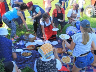 Žetva zobi u Gorskom kotaru na tradicijski način