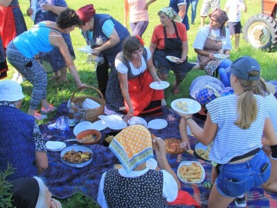 Žetva zobi u Gorskom kotaru na tradicijski način