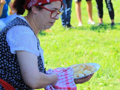 Žetva zobi u Gorskom kotaru na tradicijski način