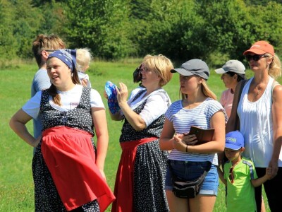 Žetva zobi u Gorskom kotaru na tradicijski način