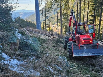 Zglobni traktor Bijol BWS 240