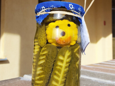 Rezbareni krastavci i paprika sa smajlićima Rezbareni krastavci i paprika sa smajlićima