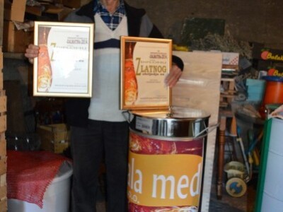 Nagrađivani Zrilićev med Nagrađivani Zrilićev med