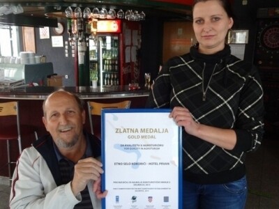 Priznanje za kvalitetu OPG Pervan Priznanje za kvalitetu OPG Pervan