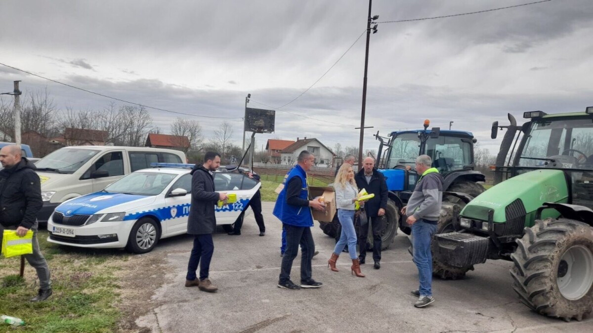 traktoristi, policija