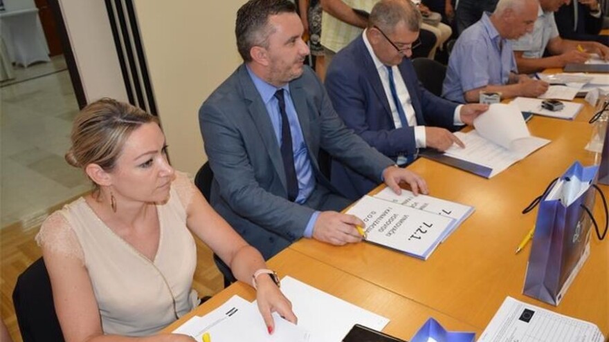 Potpisan 31 ugovor za ulaganja u obnovljive izvore energije i 38 za poboljšanje životnih uvjeta