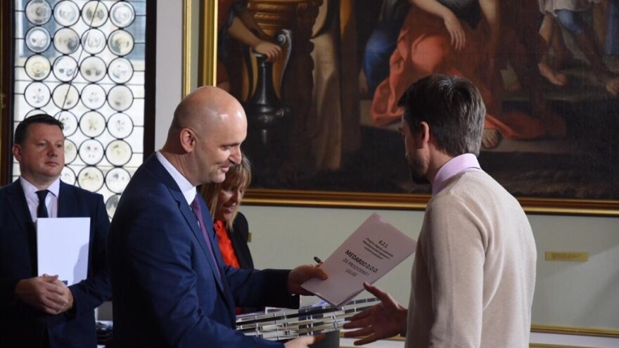 Uručeni ugovori vrijedni 10 milijuna kuna, dogovoren i laboratorij za analizu tla