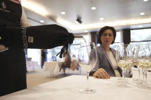 27. Vinistra ipak u lipnju na otvorenom prostoru