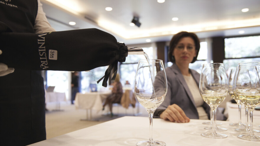 27. Vinistra ipak u lipnju na otvorenom prostoru