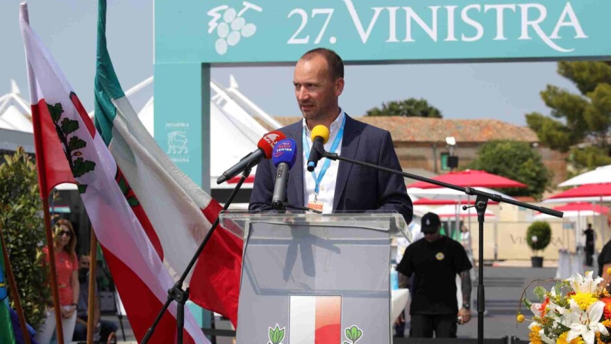 Otvorena 27. Vinistra, prvi put na otvorenom