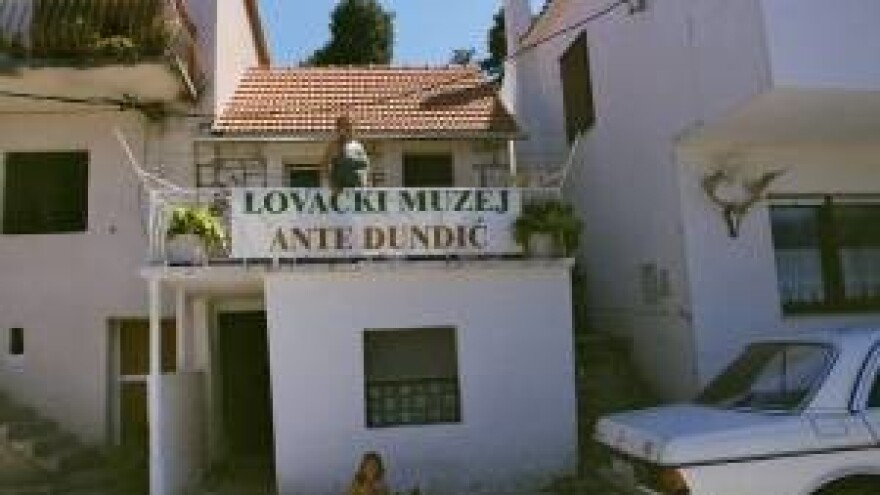 Preporod Zabiokovlja - obiteljske vile s bazenima, etno-muzejimaa nadomak mora