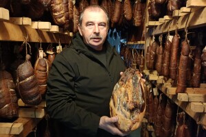 Kupcima prihvatljivije: Marijan Kundakčić proizvodi ruža šunke