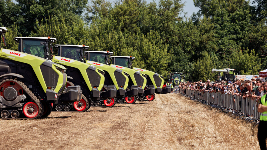 Češki poljoprivrednik kupio 17 traktora Claas Xerion