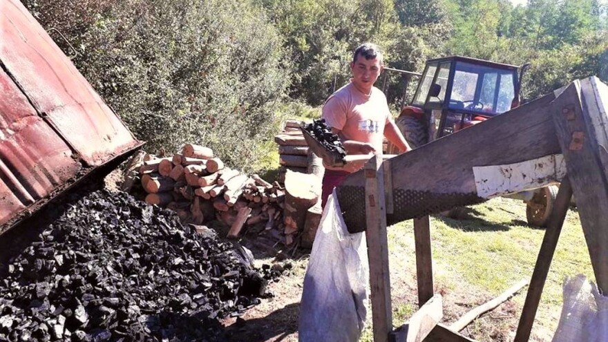 Šta znači biti ćumurdžija i da li taj zanat može doneti zaradu?