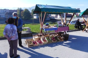 Na promociji poljoprivredno prehrambenih proizvoda bogata ponuda, izostali jedino medari