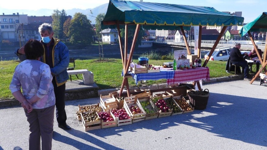 Na promociji poljoprivredno prehrambenih proizvoda bogata ponuda, izostali jedino medari