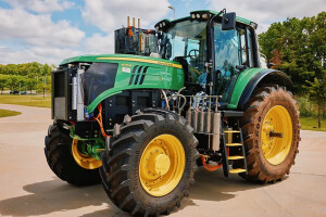 Predstavljen prvi traktor na amonijak