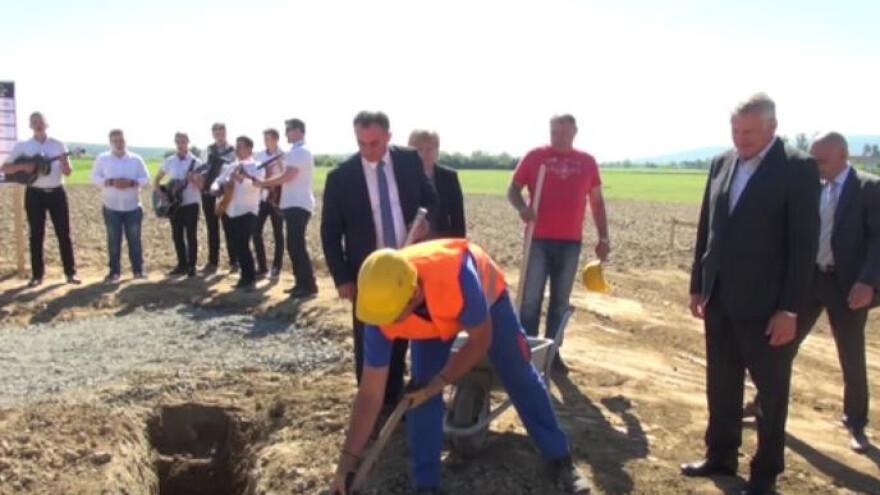 Farma krava i svinja na 9 ha školskih površina