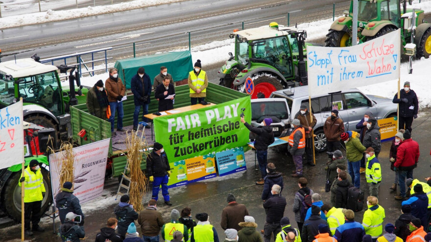 Njemački farmeri na nogama: Prosvjeduju zbog zakona o zaštiti bilja